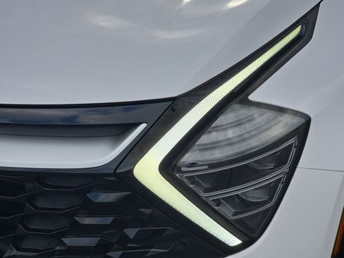 Used 2024 Kia Sportage EX image 26