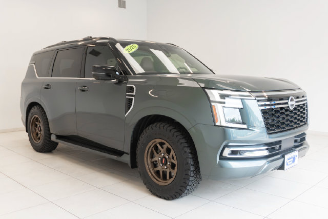 Used 2025 Nissan Armada Platinum Reserve AWD/4WD image 7