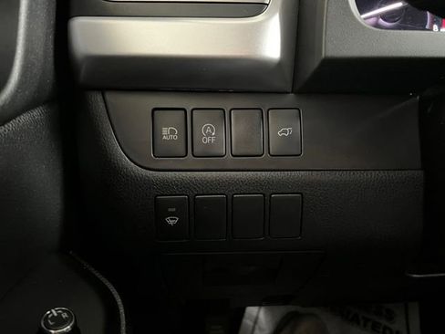 Used 2017 Toyota Highlander XLE w/ Carpet Mat Package image 17