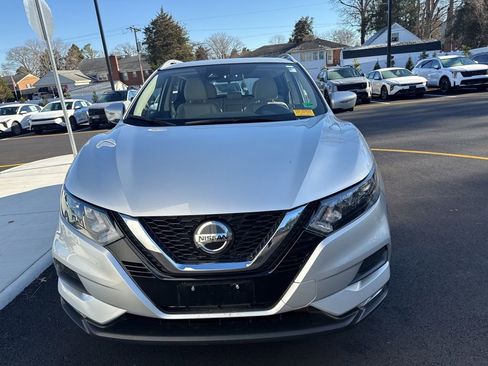 Used 2022 Nissan Rogue Sport SV w/ Technology Package image 8