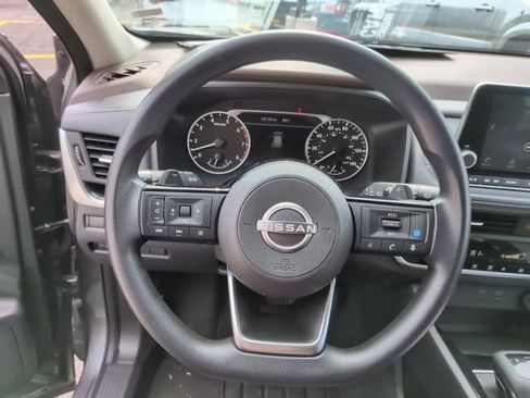 Used 2023 Nissan Rogue SV FWD image 14