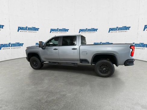 Used 2025 Chevrolet Silverado 2500 ZR2 AWD/4WD image 7