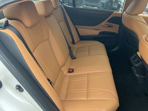 Used 2025 Lexus ES 300h Ultra Luxury image 39
