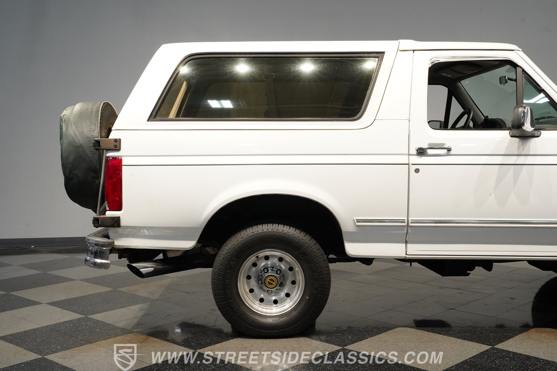 Used 1995 Ford Bronco XLT AWD/4WD image 30
