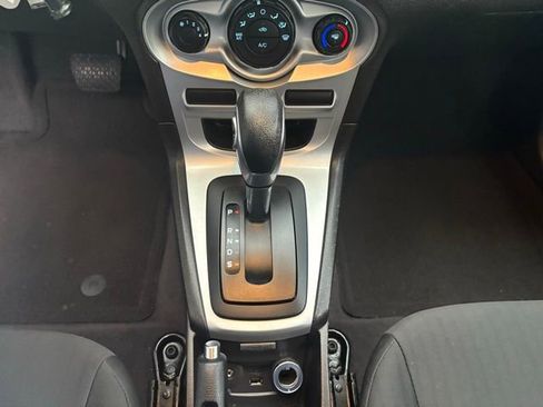 Used 2019 Ford Fiesta SE image 19