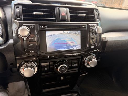 Used 2017 Toyota 4Runner TRD Off-Road image 10