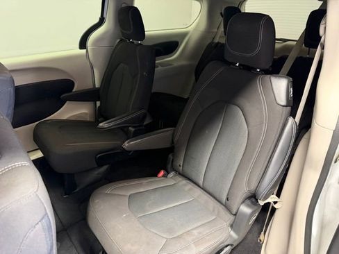 Used 2024 Chrysler Voyager LX image 18