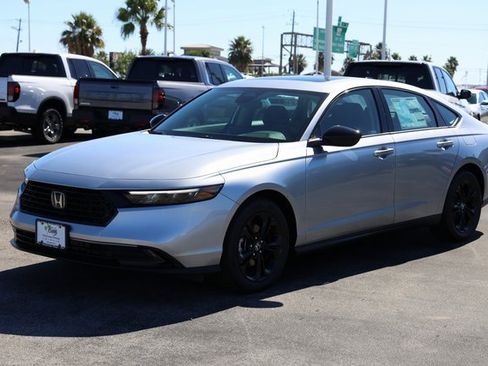 New 2025 Honda Accord SE image 3