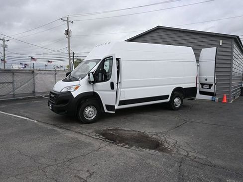 New 2026 RAM ProMaster 3500 w/ Cold Weather Group image 9