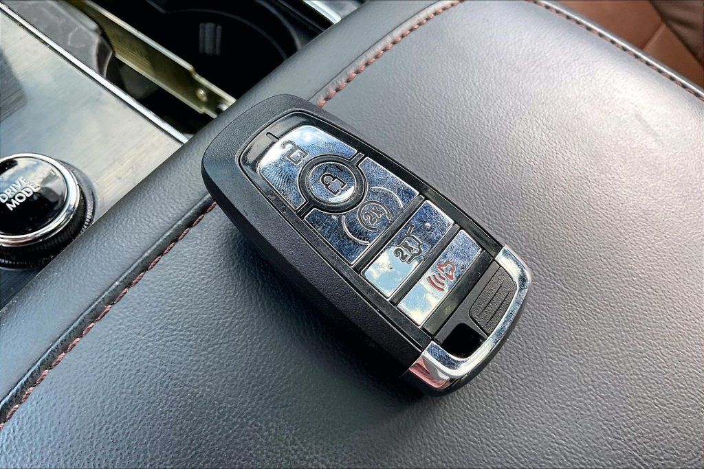 Used 2023 Lincoln Aviator Reserve w/ Equipment Group 201A AWD/4WD image 30