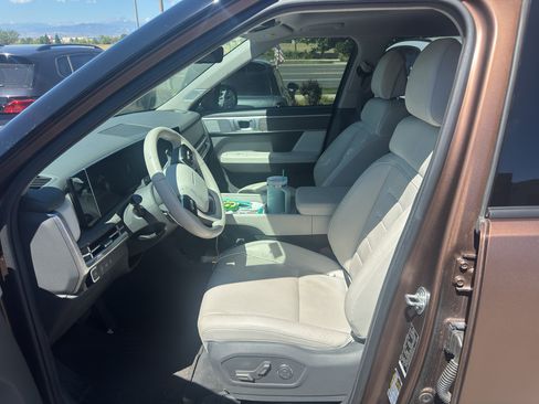 Used 2025 Hyundai Santa Fe Limited AWD/4WD image 10