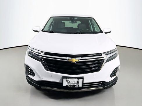 Used 2023 Chevrolet Equinox LT w/ Driver Convenience Package image 2