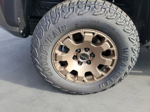 New 2025 Toyota Tacoma Trailhunter image 12