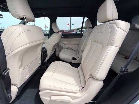 New 2026 Jeep Grand Cherokee L Limited RWD image 28