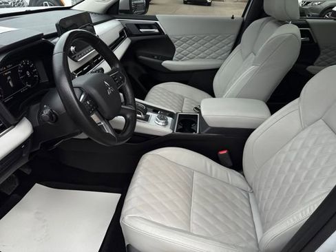 Used 2024 Mitsubishi Outlander SEL image 9