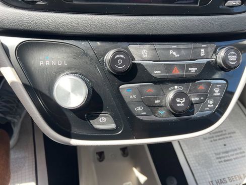 Certified 2019 Chrysler Pacifica Touring-L Plus image 53