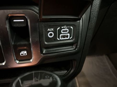 Used 2021 Jeep Wrangler Sport image 33