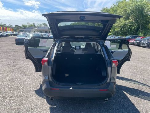 Used 2021 Toyota RAV4 XLE AWD/4WD image 24