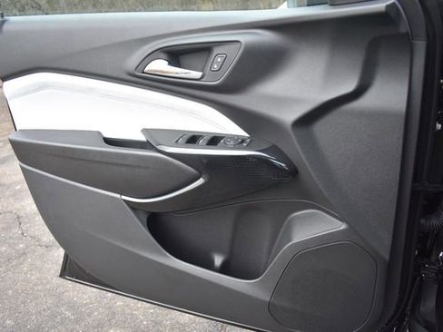 New 2026 Chevrolet Trax LT w/ Driver Confidence Package image 30