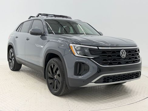 Used 2024 Volkswagen Atlas Cross Sport SE image 7