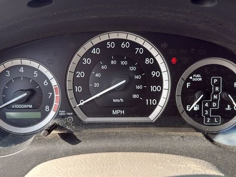 Used 2010 Toyota Sienna CE image 6