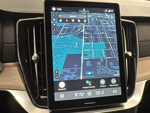 New 2026 Volvo XC90 T8 Plus image 16