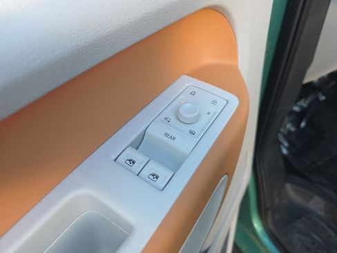 New 2025 Volkswagen ID. Buzz Pro S Plus image 11