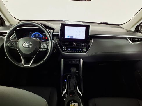 Used 2023 Toyota Corolla Cross XLE w/ Convenience Package AWD/4WD image 14