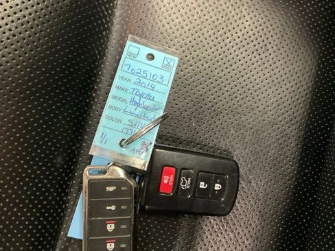 Used 2014 Toyota Highlander Limited Platinum AWD/4WD image 38