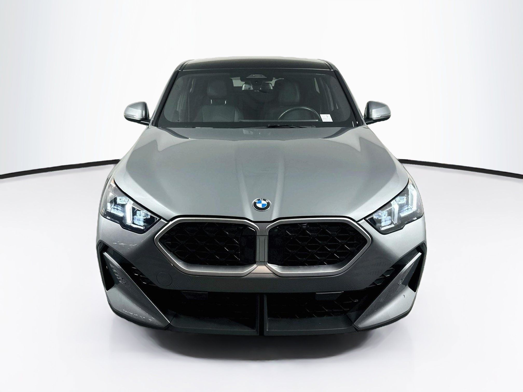 Used 2026 BMW X2 xDrive28i AWD/4WD image 2