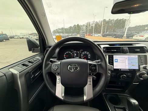 Used 2021 Toyota 4Runner SR5 Premium image 14