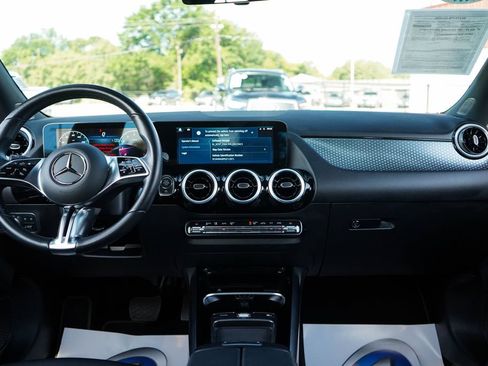 Used 2025 Mercedes-Benz GLA 250 image 9
