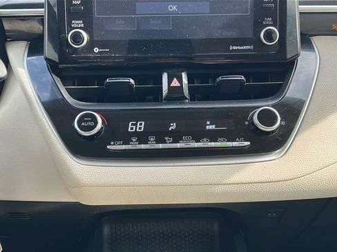 Used 2022 Toyota Corolla LE image 19