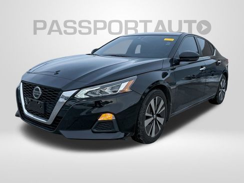 Certified 2022 Nissan Altima 2.5 SV w/ SV Premium Package image 1