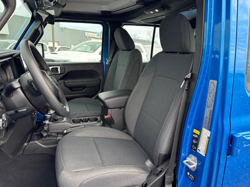 New 2026 Jeep Gladiator Sport image 9