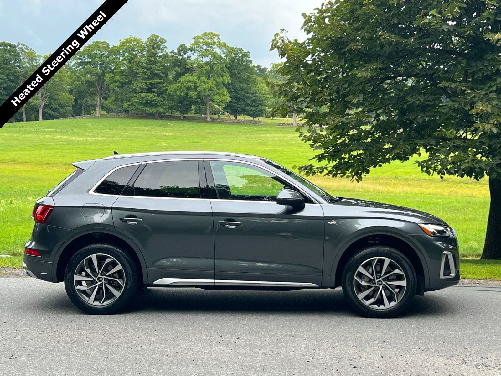 Used 2023 Audi Q5 2.0T Premium Plus w/ Premium Plus Package AWD/4WD image 2