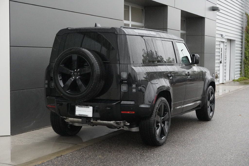 New 2026 Land Rover Defender 110 X-Dynamic SE AWD/4WD image 2