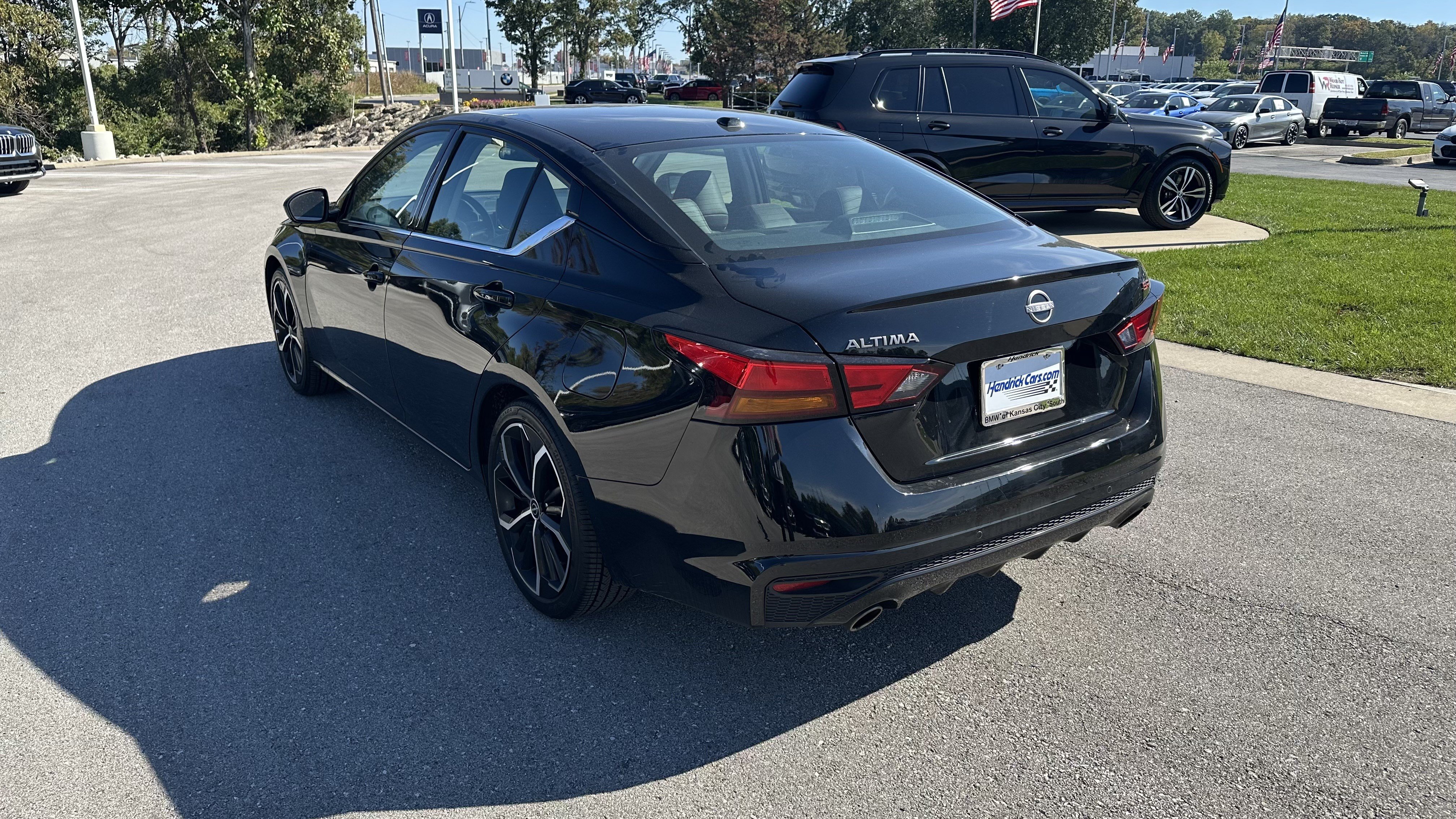 Used 2025 Nissan Altima 2.5 SR FWD image 8