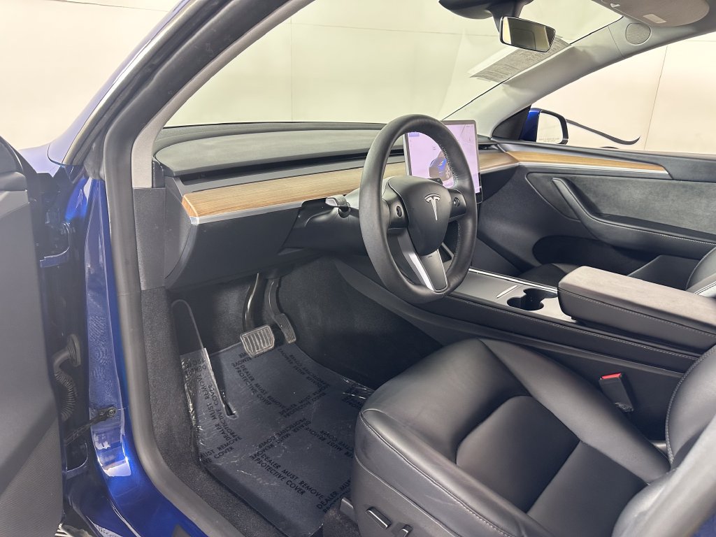 Used 2023 Tesla Model Y Long Range AWD/4WD image 18