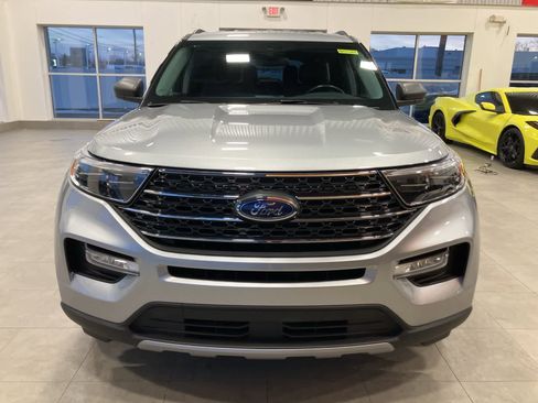 Used 2023 Ford Explorer XLT w/ Equipment Group 202A image 2