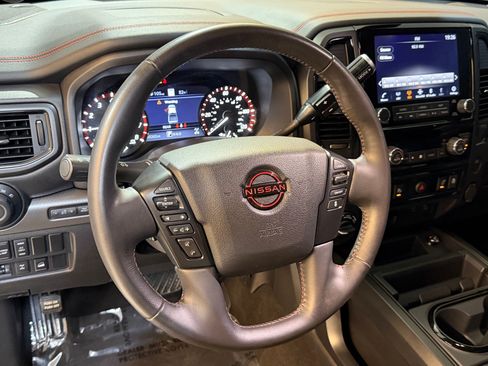 Used 2024 Nissan Titan PRO-4X w/ Pro-4x Convenience Package AWD/4WD image 10