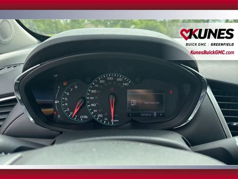 Used 2020 Chevrolet Trax LT w/ LT Convenience Package FWD image 22