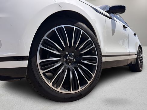 Used 2019 Land Rover Range Rover Velar S AWD/4WD image 30