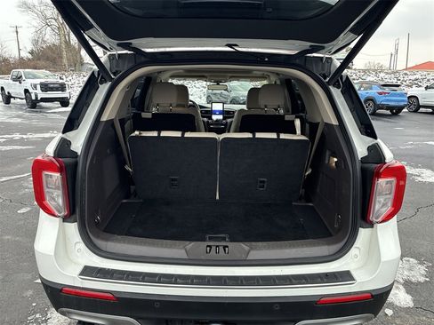 Used 2022 Ford Explorer Platinum w/ Equipment Group 601A image 22