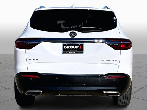 Used 2018 Buick Enclave Essence image 5