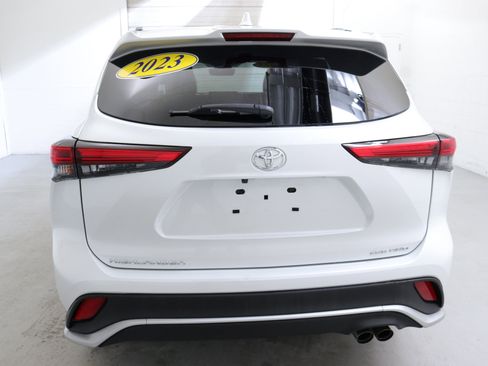 Used 2023 Toyota Highlander L image 7