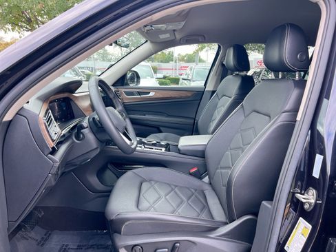 Used 2024 Volkswagen Atlas SE image 13