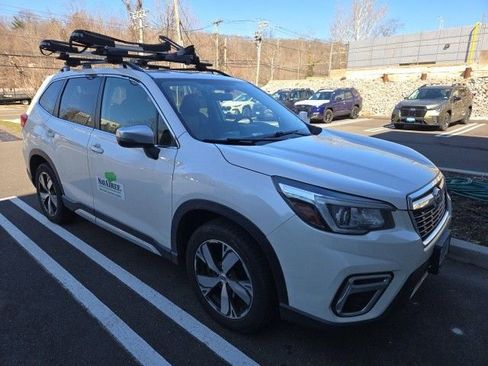 Used 2020 Subaru Forester Touring image 2