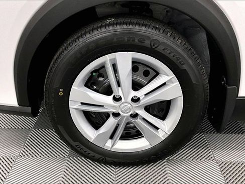 New 2025 Nissan Kicks Play S image 12