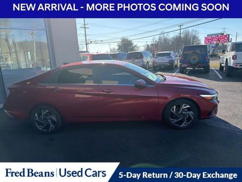 Certified 2025 Hyundai Elantra SEL image 4